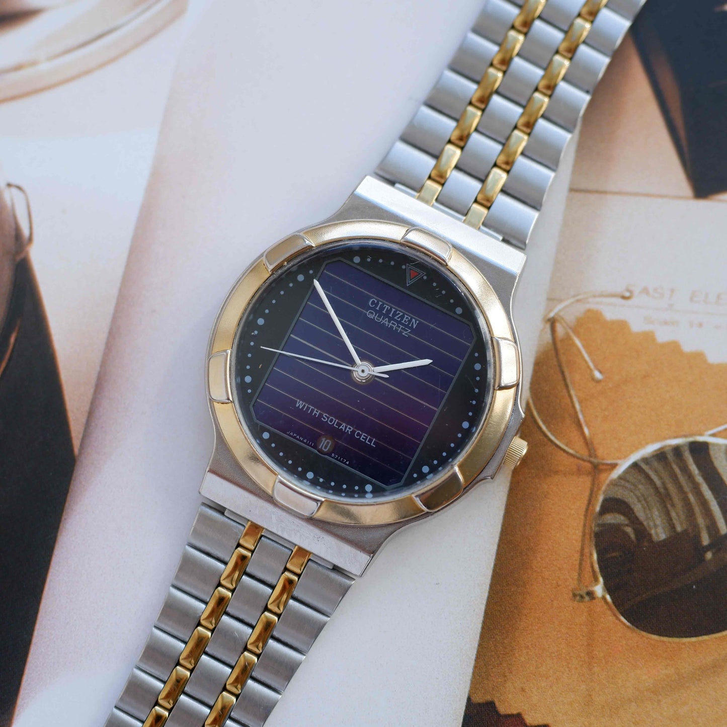 Vintage Citizen Solar Space Dial Quartz Watch 80s Two-Tone Date