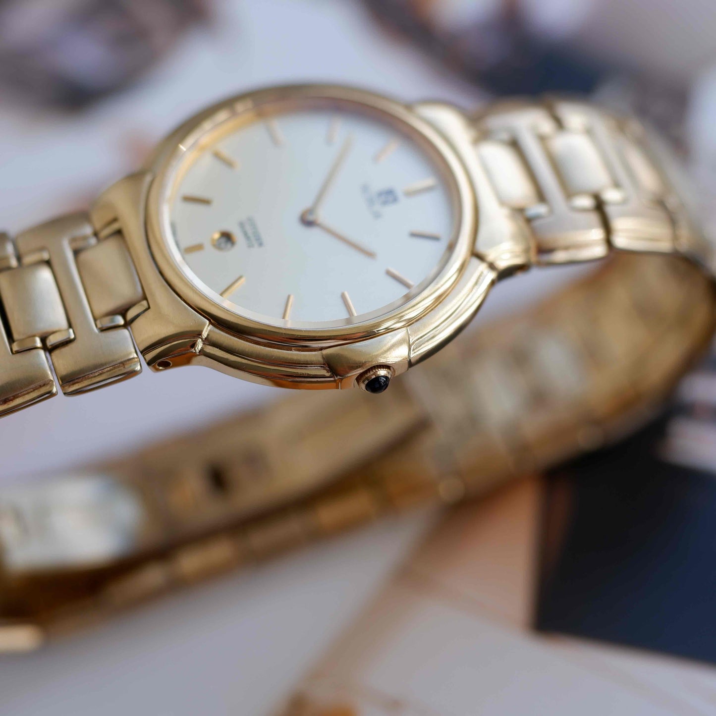 Vintage Citizen Noblia Date Quartz 80s Slim Case Champagne Dial NOS