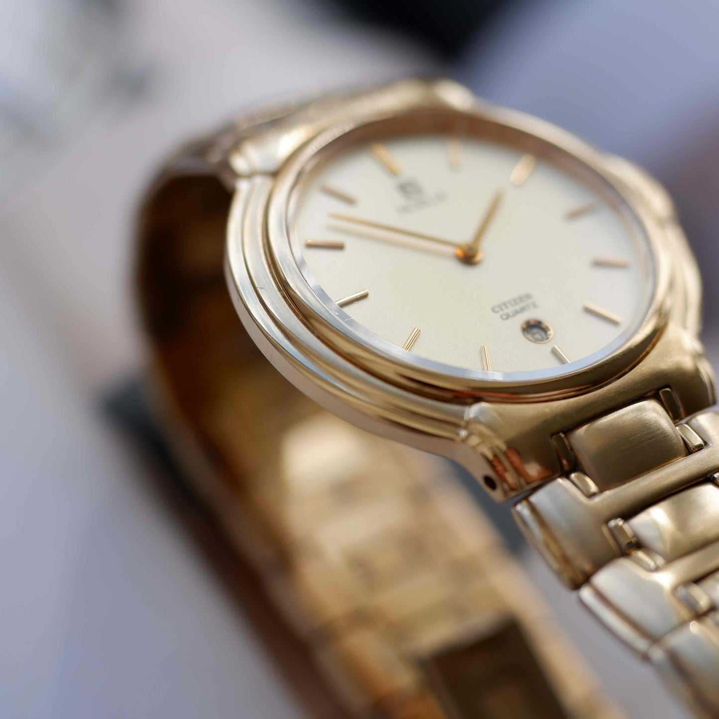 Vintage Citizen Noblia Date Quartz 80s Slim Case Champagne Dial NOS