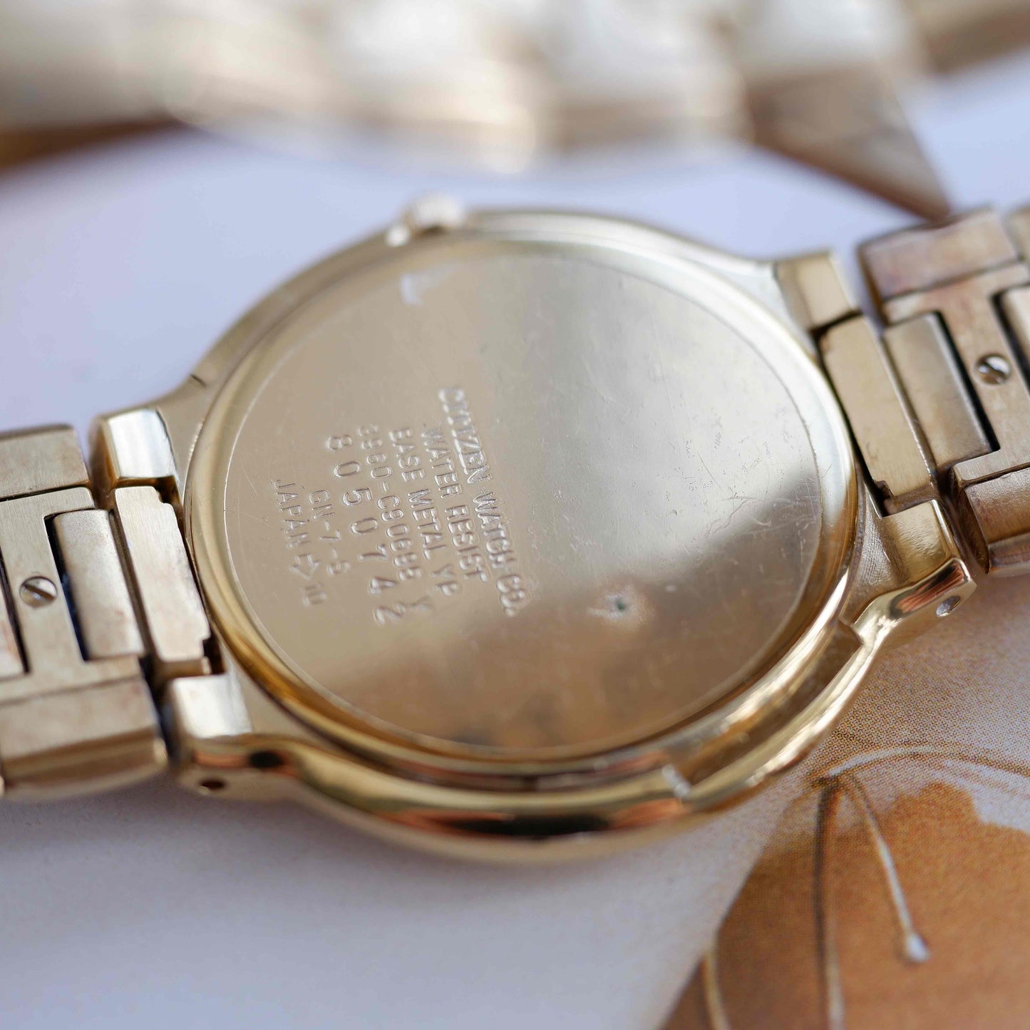 Vintage Citizen Noblia Date Quartz 80s Slim Case Champagne Dial NOS