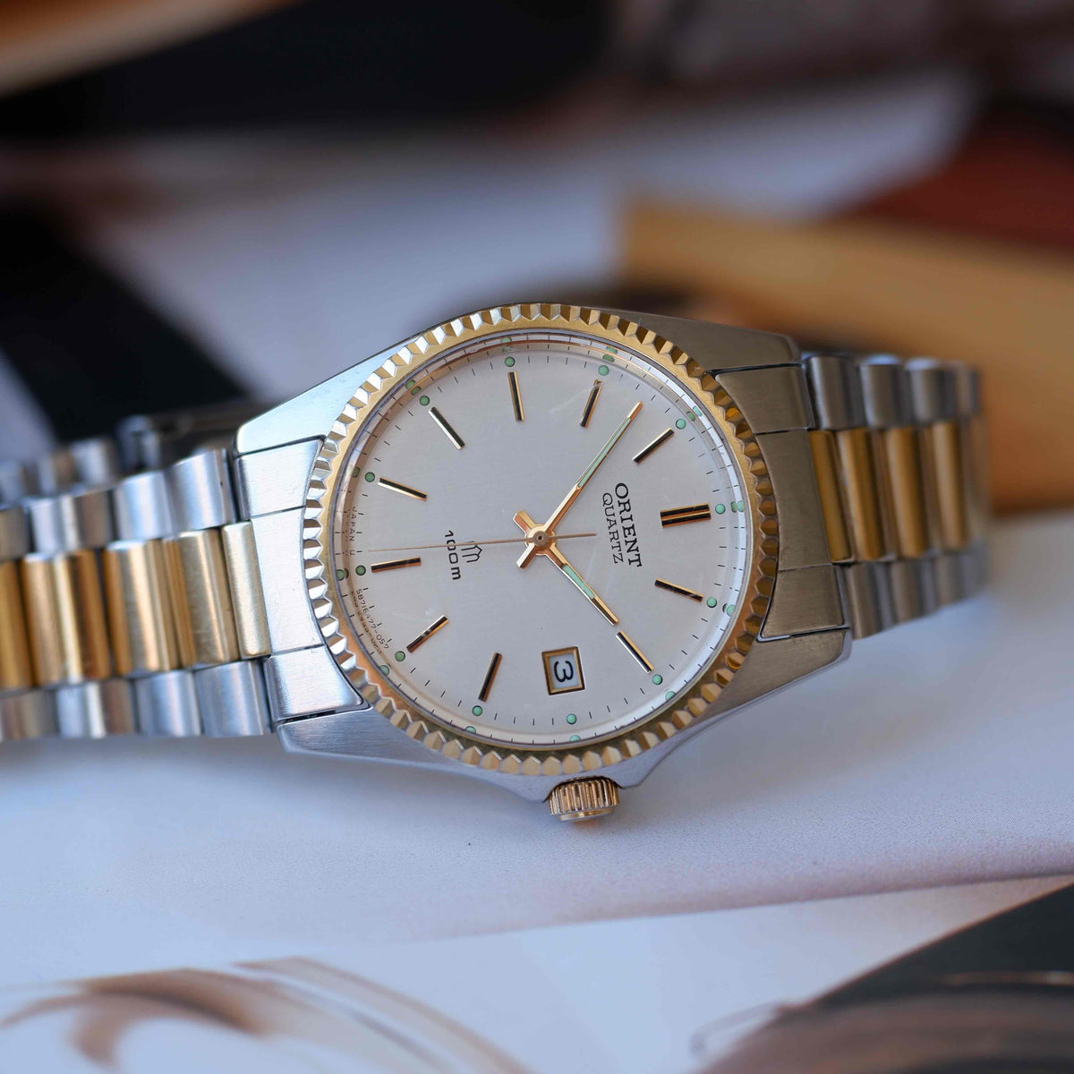 Vintage Orient Fluted Bezel Two-Tone 80s Brushed Silver Dial Quartz