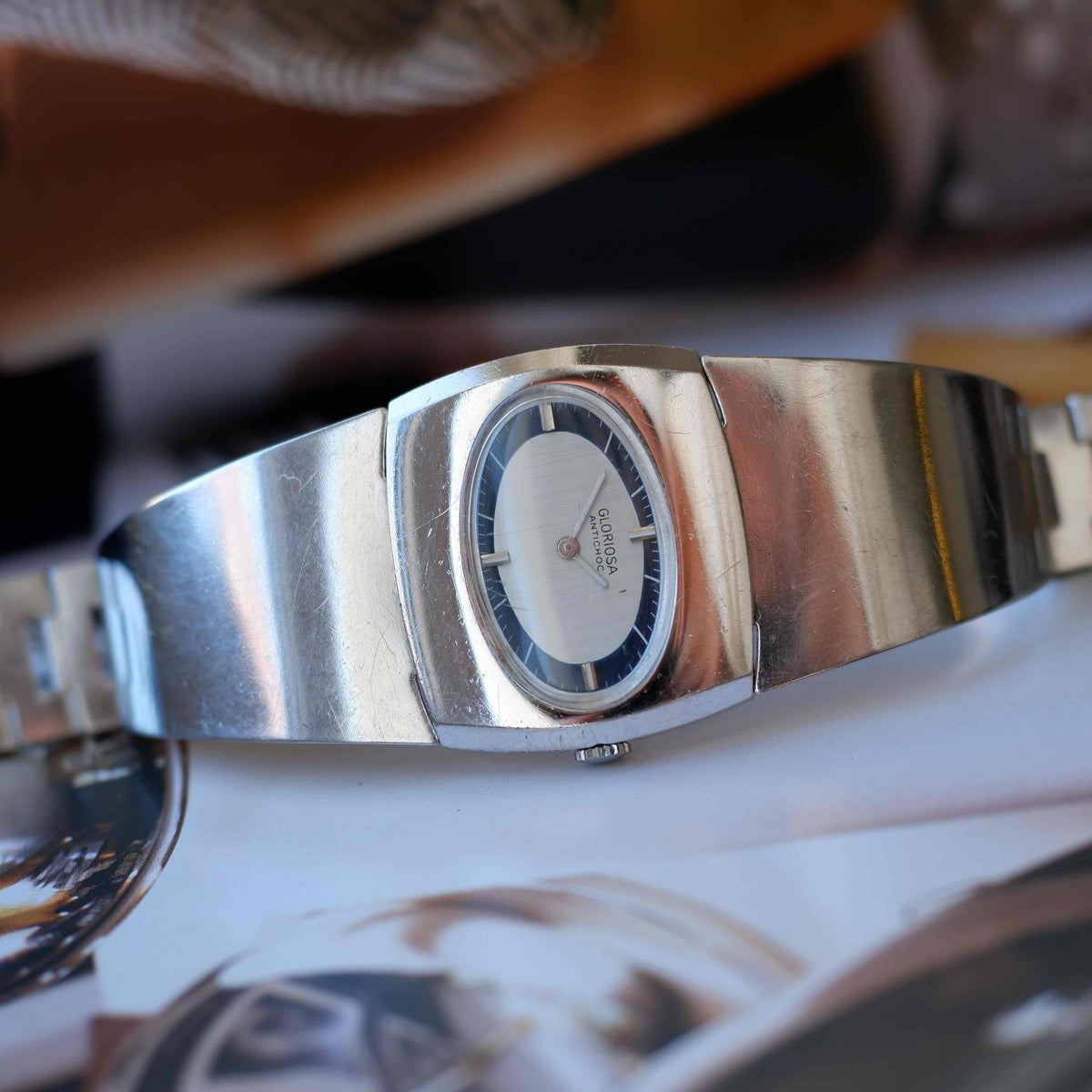 Vintage Gloriosa Antichoc 70s Space Age Oval Dial Integrated Bracelet