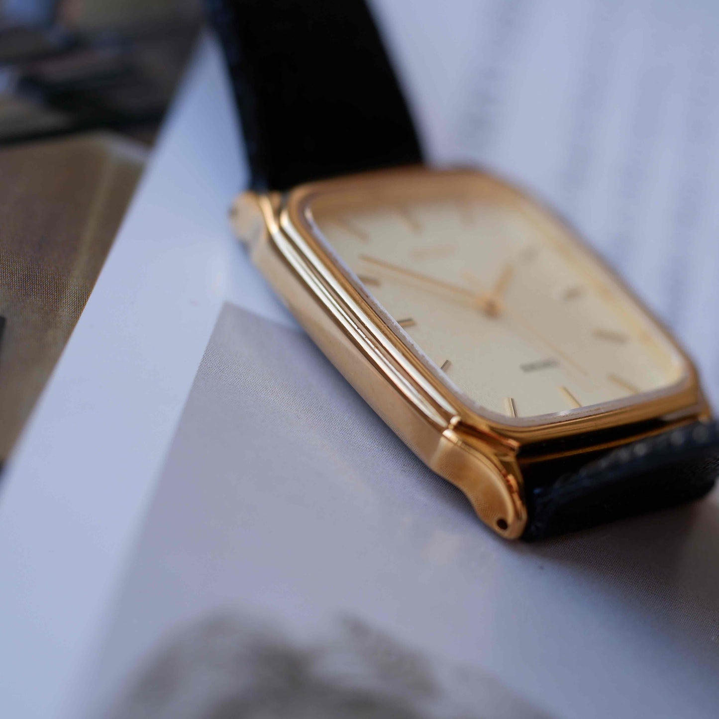 Vintage Seiko Tank 90s Gold Cloud Dial Quartz
