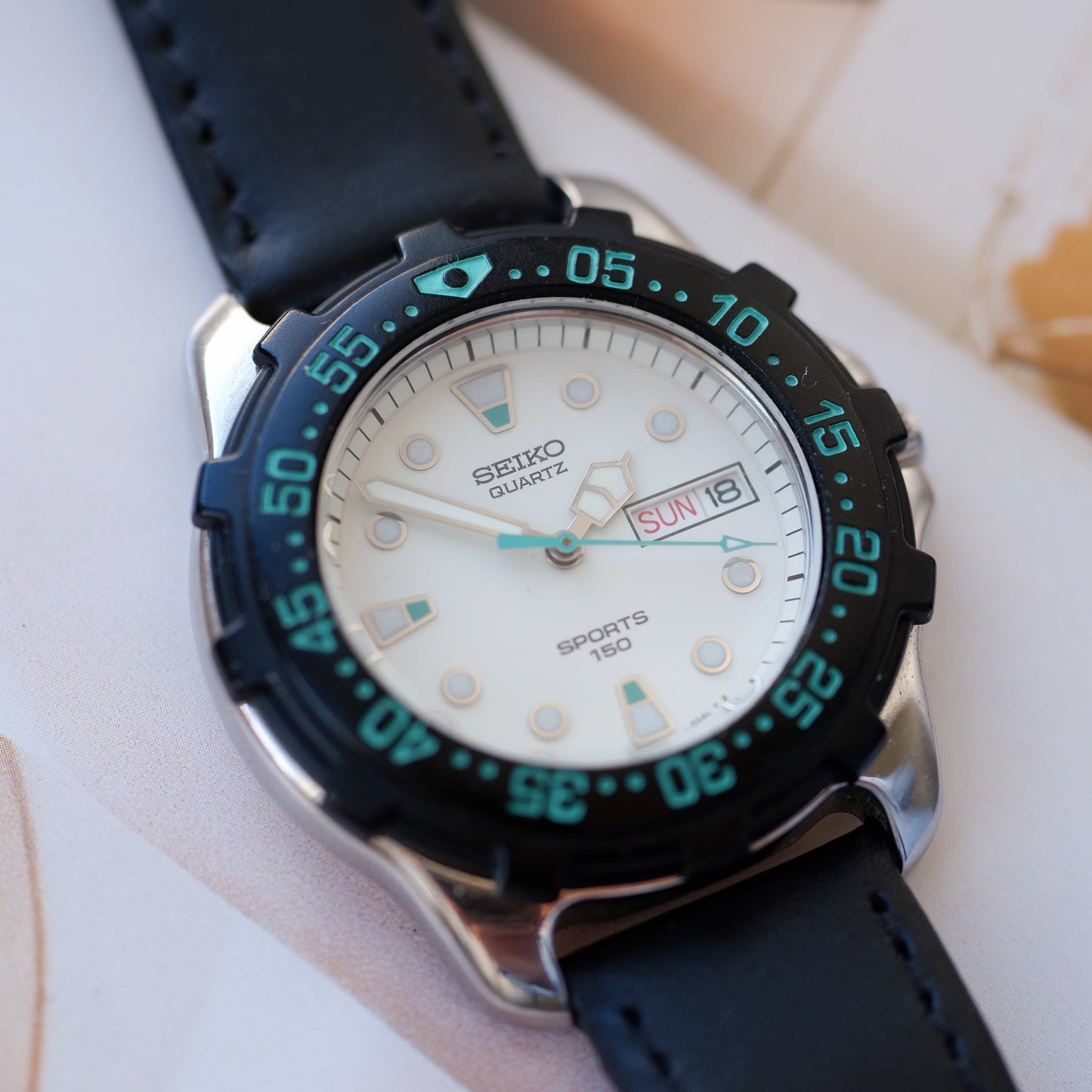Vintage Seiko Diver Style Watch 80s White Dial Quartz Black Bezel