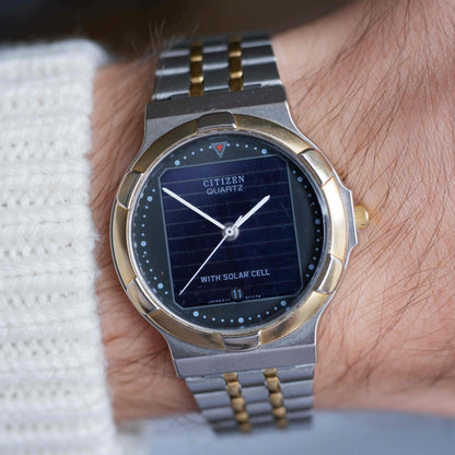 Vintage Citizen Solar Space Dial Quartz Watch 80s Two-Tone Date