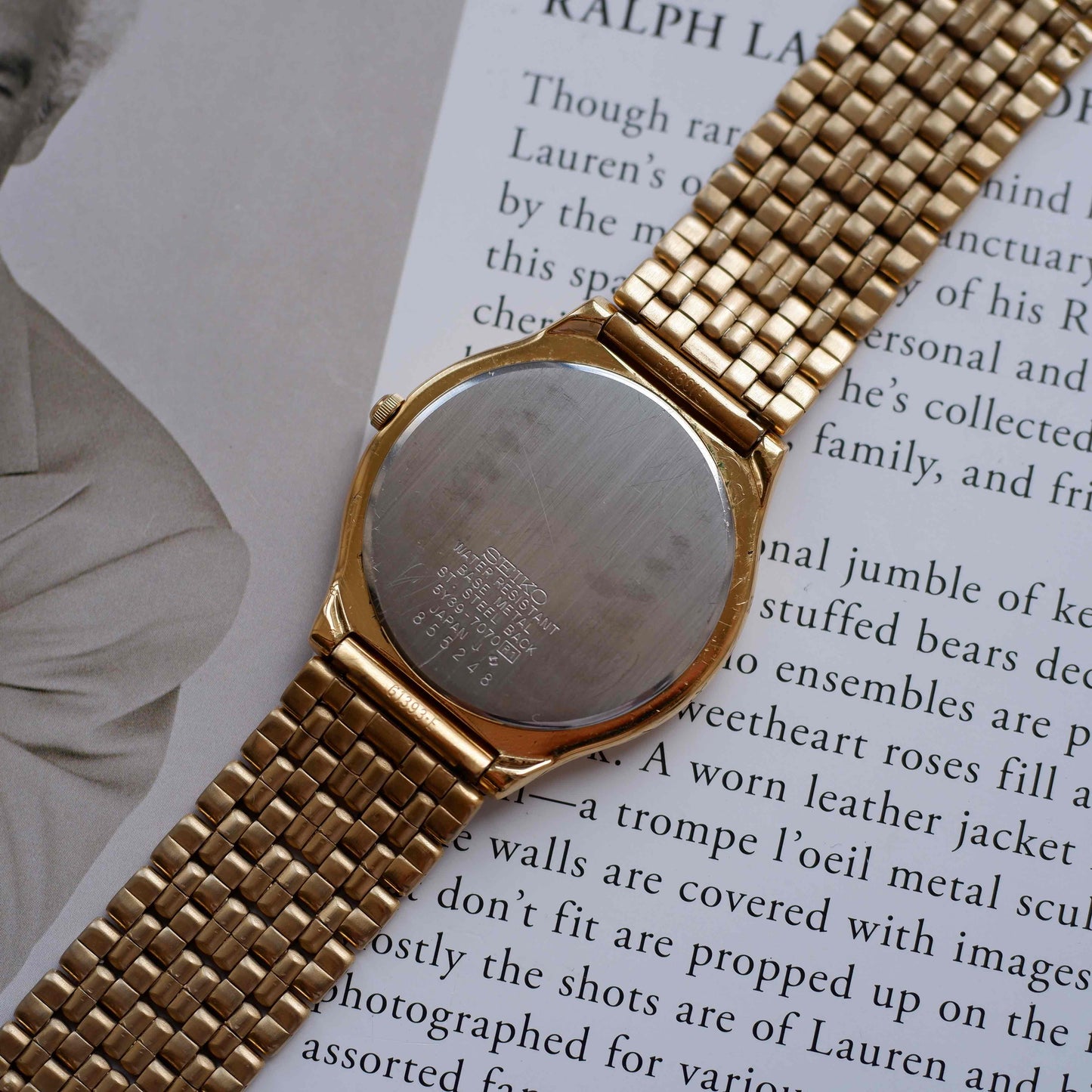 Vintage Seiko Quartz Date 90s with White Roman Dial Integrated Bracelet - MINT