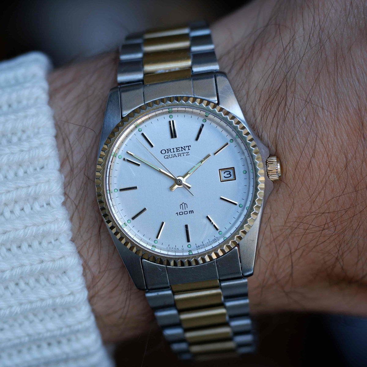 Vintage Orient Fluted Bezel Two-Tone 80s Brushed Silver Dial Quartz