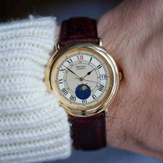 Vintage Seiko Moon Phase Ref.6F22-6059 Dress Watch 80s Gold White Dial Quartz