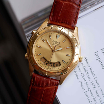 Vintage Seiko AnaDigi Ref. H801-7001 Quartz Gold from the 80s