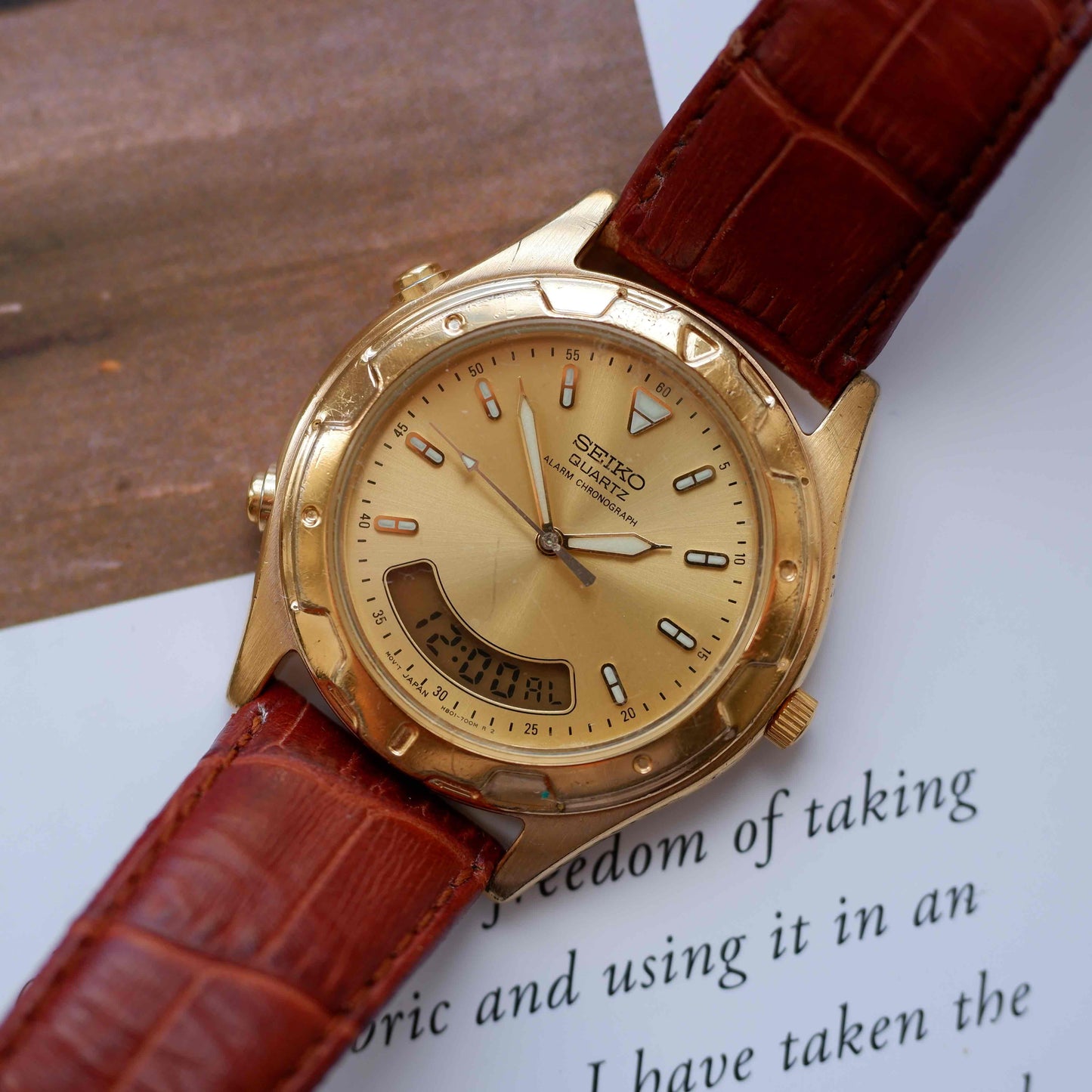 Vintage Seiko AnaDigi Ref. H801-7001 Quartz Gold from the 80s