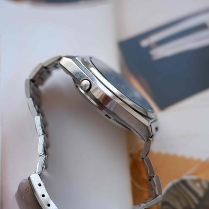 Vintage Seiko 5 Automatic Blue Structured Dial from the 80s