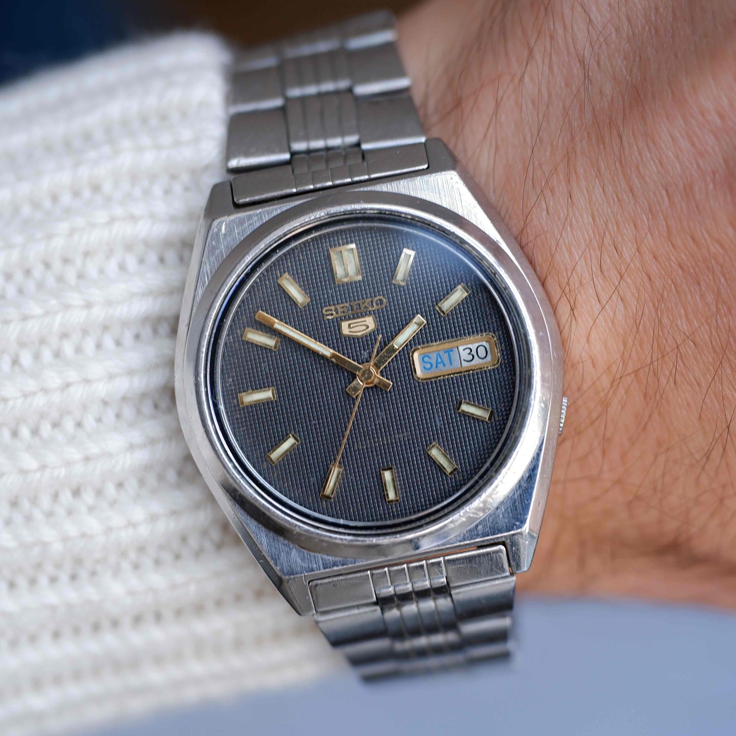 Vintage Seiko 5 Automatic Blue Structured Dial from the 80s